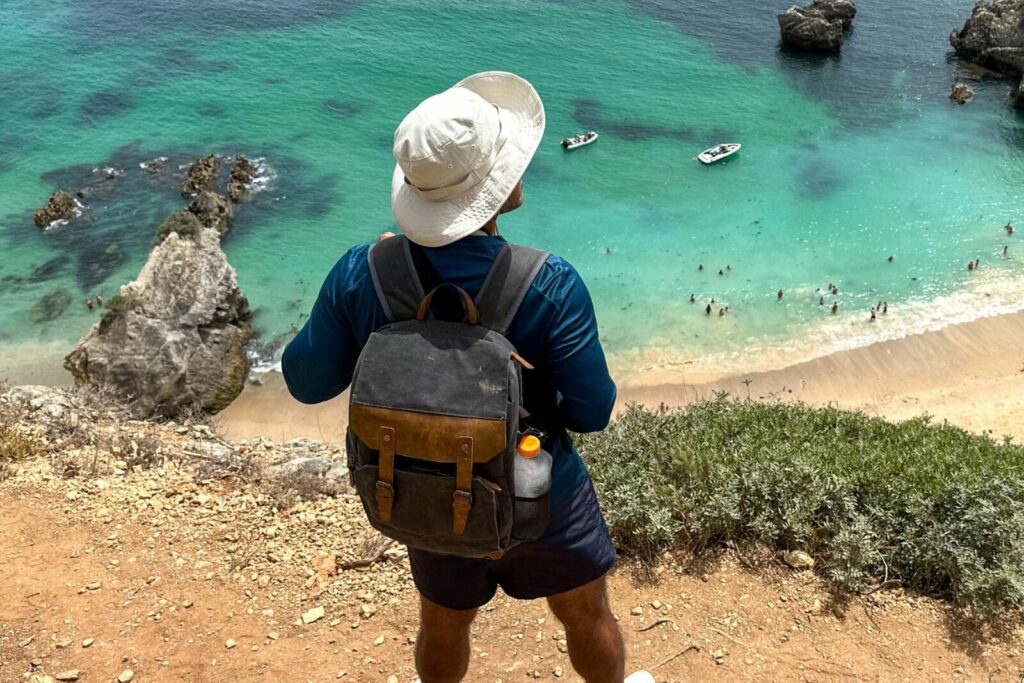 assurance-voyage-randonnee-plage-sac-a-dos